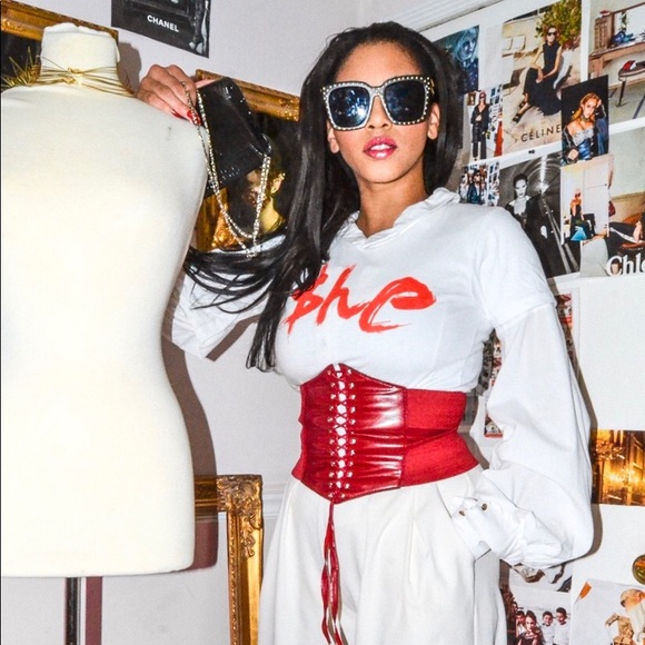 Meet your Posher, illy 💕 - Picture 5 of 6